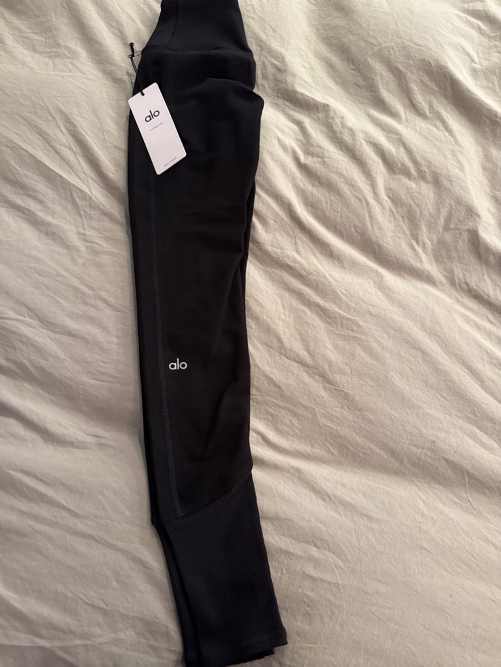 ALO Yoga Black High-Waist Performance Leggings - Picture 3 of 5
